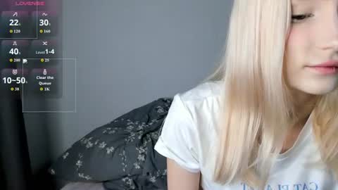Snapshot of gwencase chatting on June 22, 2026, 7:22 pm Gwan online show from June 22, 2026, 7:22 pm