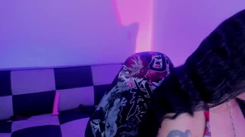 gwenhazel online show from September 19, 2025, 11:44 am