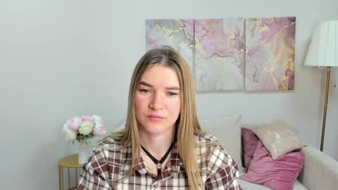 gwensmitt online show from June 7, 2026, 10:13 pm