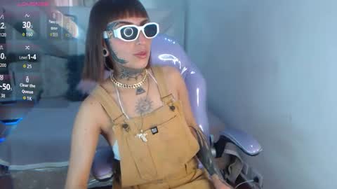 gyal_8_ online show from October 17, 2025, 8:11 pm