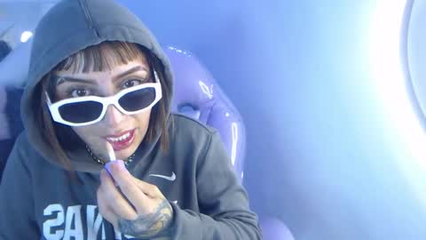 gyal_8_ online show from October 25, 2025, 4:35 pm