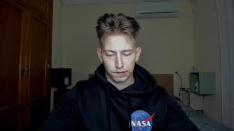 Oliver online show from March 1, 2025, 7:48 pm