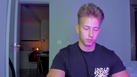 Oliver online show from December 19, 2025, 8:27 pm