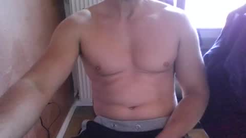 Snapshot of gymxxx_ chatting on April 5, 2026, 11:29 am gymxxx_ online show from April 5, 2026, 11:29 am