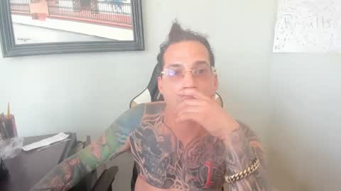 Snapshot of h0lysin chatting on February 19, 2025, 5:27 pm Alejandro 3 online show from February 19, 2025, 5:27 pm