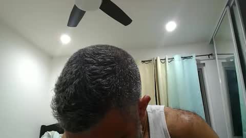 h0nest84 online show from October 20, 2025, 1:39 am