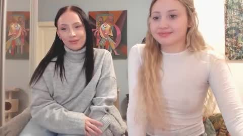 Snapshot of h1ppies chatting on December 19, 2025, 12:39 am Ashleyblonde Ellies brunnette online show from December 19, 2025, 12:39 am