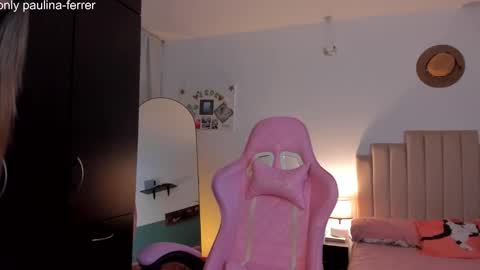 Snapshot of h3y_mia3 chatting on November 15, 2025, 6:11 am Paulina online show from November 15, 2025, 6:11 am