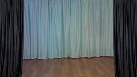 Snapshot of h_blackwood chatting on April 2, 2026, 5:32 pm H. Blackwood online show from April 2, 2026, 5:32 pm