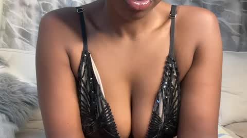 h_o_t_goddess online show from June 25, 2026, 5:07 am