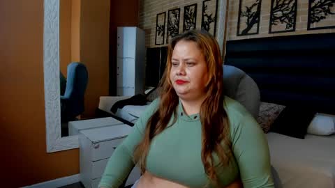 hadelyn_lee online show from April 7, 2026, 3:18 am