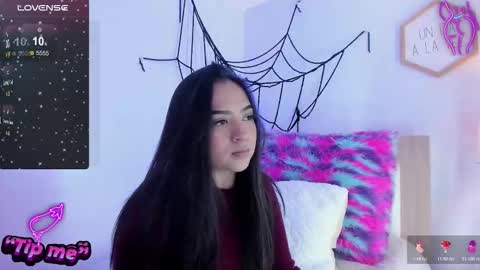 Hadid online show from October 30, 2025, 8:09 pm