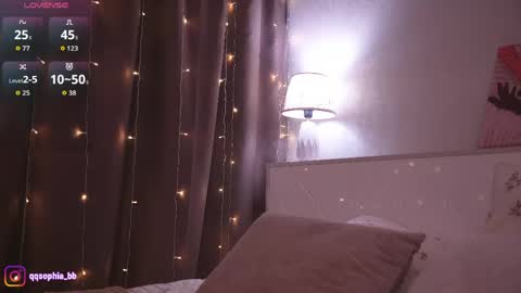 Snapshot of hadleynichols chatting on May 21, 2026, 1:23 am Hi Im Rebecca Glad to see you in my room PVT is open online show from May 21, 2026, 1:23 am
