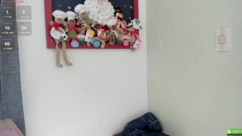 Hae-In online show from December 30, 2024, 2:40 pm