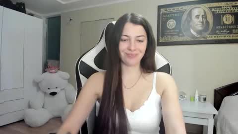 Snapshot of hailey_beauty chatting on October 8, 2025, 9:34 pm Sk pe Anya388109 online show from October 8, 2025, 9:34 pm