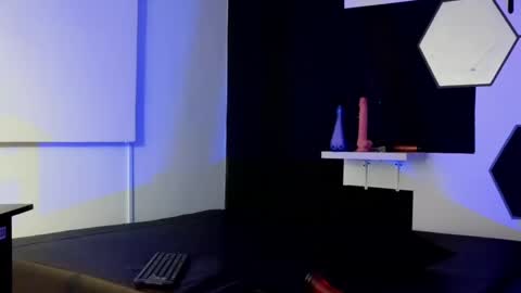 haileycat_ online show from March 12, 2025, 6:07 am