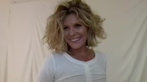 Hailey online show from December 28, 2024, 2:01 am