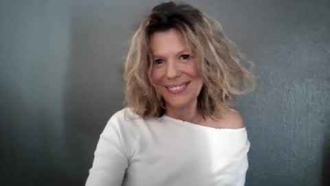 Hailey online show from June 10, 2026, 6:29 pm