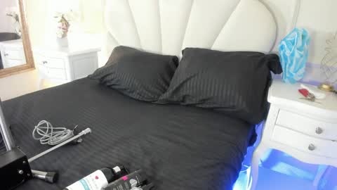 haileysans online show from April 16, 2026, 11:44 am