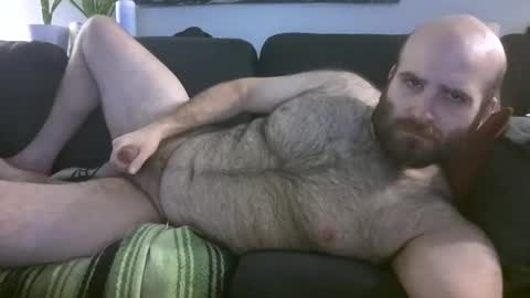 Snapshot of hairiestbear chatting on March 27, 2026, 6:19 am Hairiest Bear online show from March 27, 2026, 6:19 am