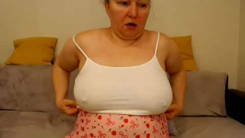 Snapshot of hairy_vi chatting on June 16, 2026, 9:39 pm hairy vicky online show from June 16, 2026, 9:39 pm