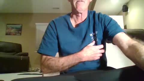 Snapshot of hairybater26 chatting on February 4, 2025, 4:37 am Harry online show from February 4, 2025, 4:37 am