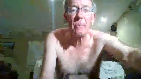 Snapshot of hairybater26 chatting on February 20, 2025, 4:18 am Harry online show from February 20, 2025, 4:18 am