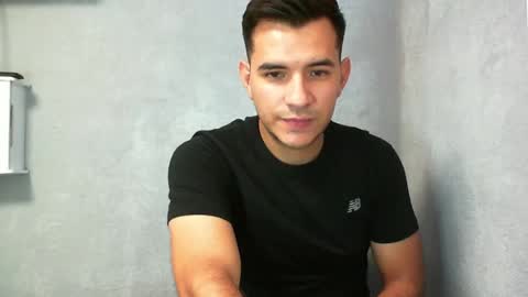 Snapshot of hairyeffect chatting on June 21, 2026, 6:10 pm Damian online show from June 21, 2026, 6:10 pm