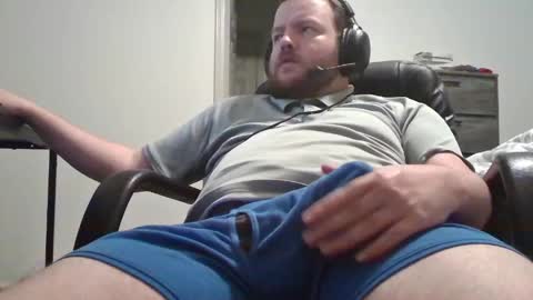 Snapshot of hairymikey chatting on April 29, 2026, 3:54 am hairymikey online show from April 29, 2026, 3:54 am