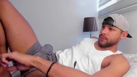 Independent       model  online show from March 29, 2026, 4:18 pm