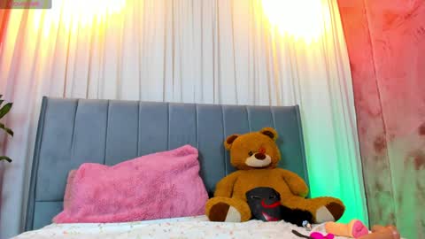 Haku Please help me with your thumbs up its important  online show from January 21, 2025, 5:51 pm