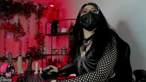Snapshot of halley_ravenn chatting on May 5, 2026, 8:39 pm halley_ravenn online show from May 5, 2026, 8:39 pm