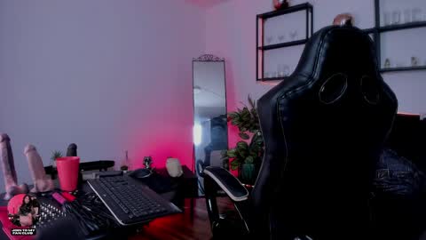 Snapshot of halley_ravenn chatting on May 20, 2026, 9:21 pm halley_ravenn online show from May 20, 2026, 9:21 pm