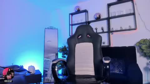 Snapshot of halley_ravenn chatting on May 25, 2026, 9:21 pm halley_ravenn online show from May 25, 2026, 9:21 pm