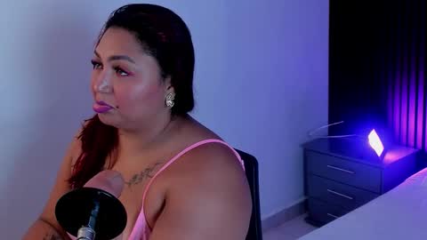 Halleyrosse online show from October 28, 2025, 8:33 pm