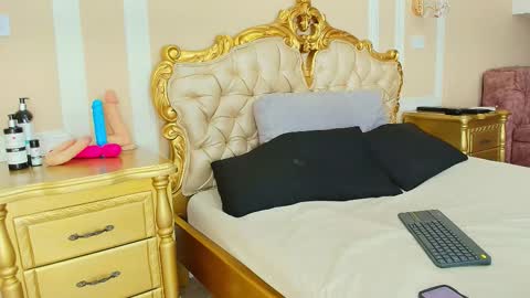 Hallie Stone online show from February 5, 2026, 1:38 pm