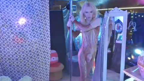 Snapshot of halovalentine chatting on February 26, 2025, 12:05 am halovalentine online show from February 26, 2025, 12:05 am