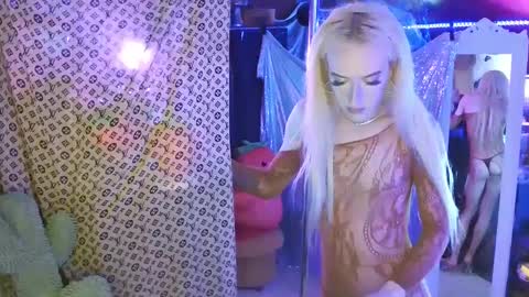 Snapshot of halovalentine chatting on March 11, 2025, 12:11 am halovalentine online show from March 11, 2025, 12:11 am