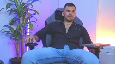 hamiltong12 online show from May 23, 2026, 2:54 pm