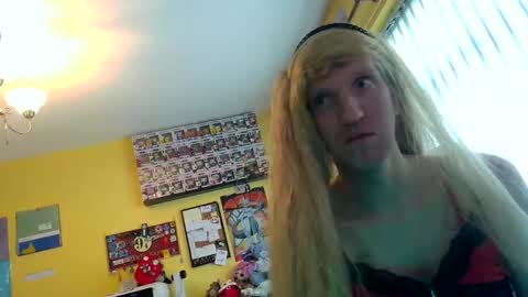 Snapshot of hamptoncriz chatting on September 25, 2025, 11:14 am Sissy Sarah-Louise online show from September 25, 2025, 11:14 am