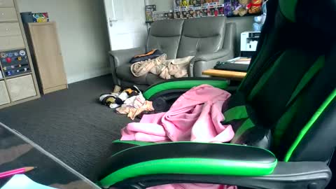 Snapshot of hamptoncriz chatting on April 16, 2026, 1:34 pm Sissy Sarah-Louise online show from April 16, 2026, 1:34 pm