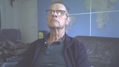 Snapshot of hamto65 chatting on October 23, 2025, 3:22 pm Prefer men 80 online show from October 23, 2025, 3:22 pm