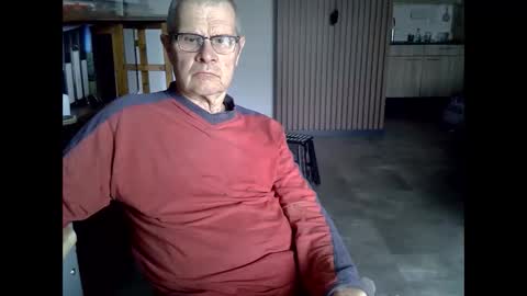 Snapshot of hamto65 chatting on April 11, 2026, 2:10 pm Prefer men 80 online show from April 11, 2026, 2:10 pm