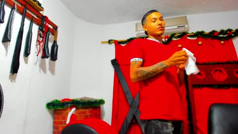 Hana and Zeta online show from January 12, 2025, 12:12 pm