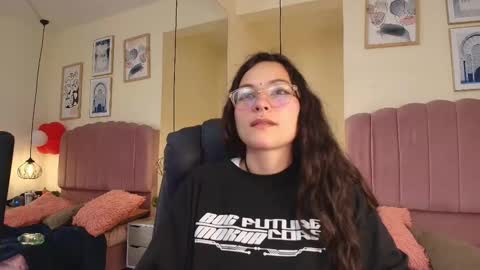 hanabie_ online show from February 25, 2026, 3:16 am