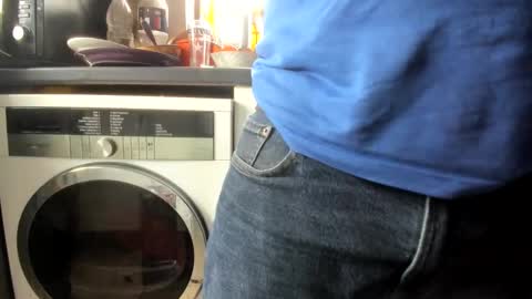 handncocknocum online show from February 10, 2025, 11:36 am