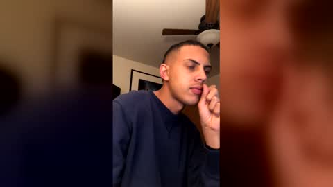 handsome01_ online show from December 17, 2025, 1:11 am