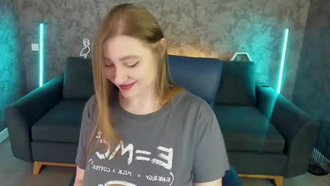 Dayana online show from May 14, 2026, 6:42 am