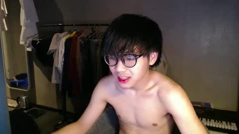 handsome_mannn online show from May 15, 2026, 9:22 pm