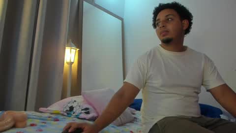 Snapshot of handsome_petite chatting on January 4, 2025, 3:07 am grace and tim online show from January 4, 2025, 3:07 am